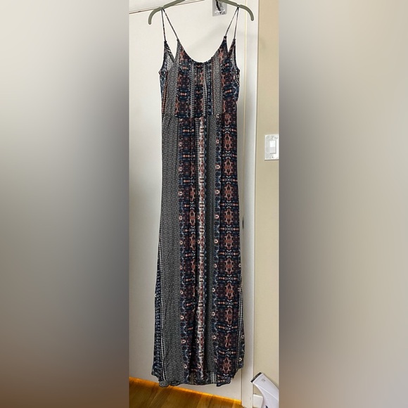 BCBG MaxAzria Printed Lightweight Maxi Dress Size Small - Picture 5 of 11
